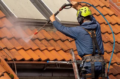 Démoussage et hydrofuge de toiture à Locqueltas